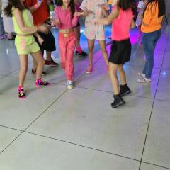 2025-festa-neon-instituto-sagrada-familia-17