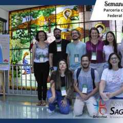 Cópia de Cópia de Cópia de Cópia de É com espírito de gratidão a Deus Pai Providente e, aos que colaboram com nossa Família “Instituto Sagrada Família”, para encerramos com chave de ouro este ciclo de “ Educação Infantil". Gratidão à coordenação pedagógic - 1