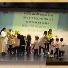 Cópia de Cópia de Cópia de Cópia de Cópia de Cópia de Cópia de Cópia de Chalkboard School Class Syllabus Education Presentation - 16